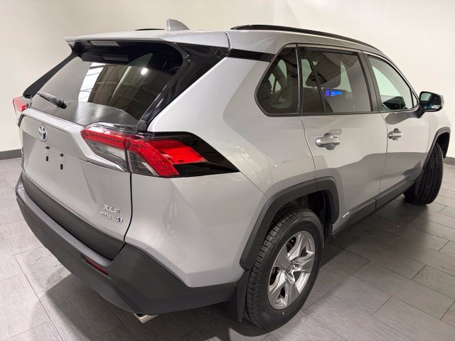 Used 2023 Toyota RAV4 XLE AWD/4WD image 5