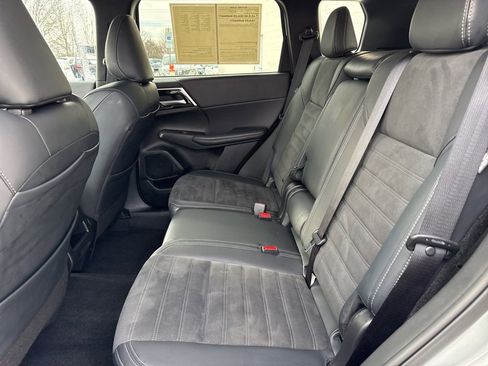 Used 2024 Mitsubishi Outlander SE Black Edition image 15