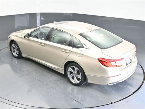 Certified 2018 Honda Accord EX image 31