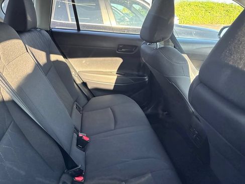Used 2025 Toyota Corolla Cross LE AWD/4WD image 9