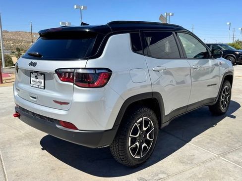 Used 2024 Jeep Compass Trailhawk AWD/4WD image 6