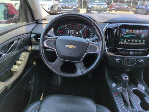 Used 2019 Chevrolet Traverse Premier w/ Driver Confidence II Package FWD image 13