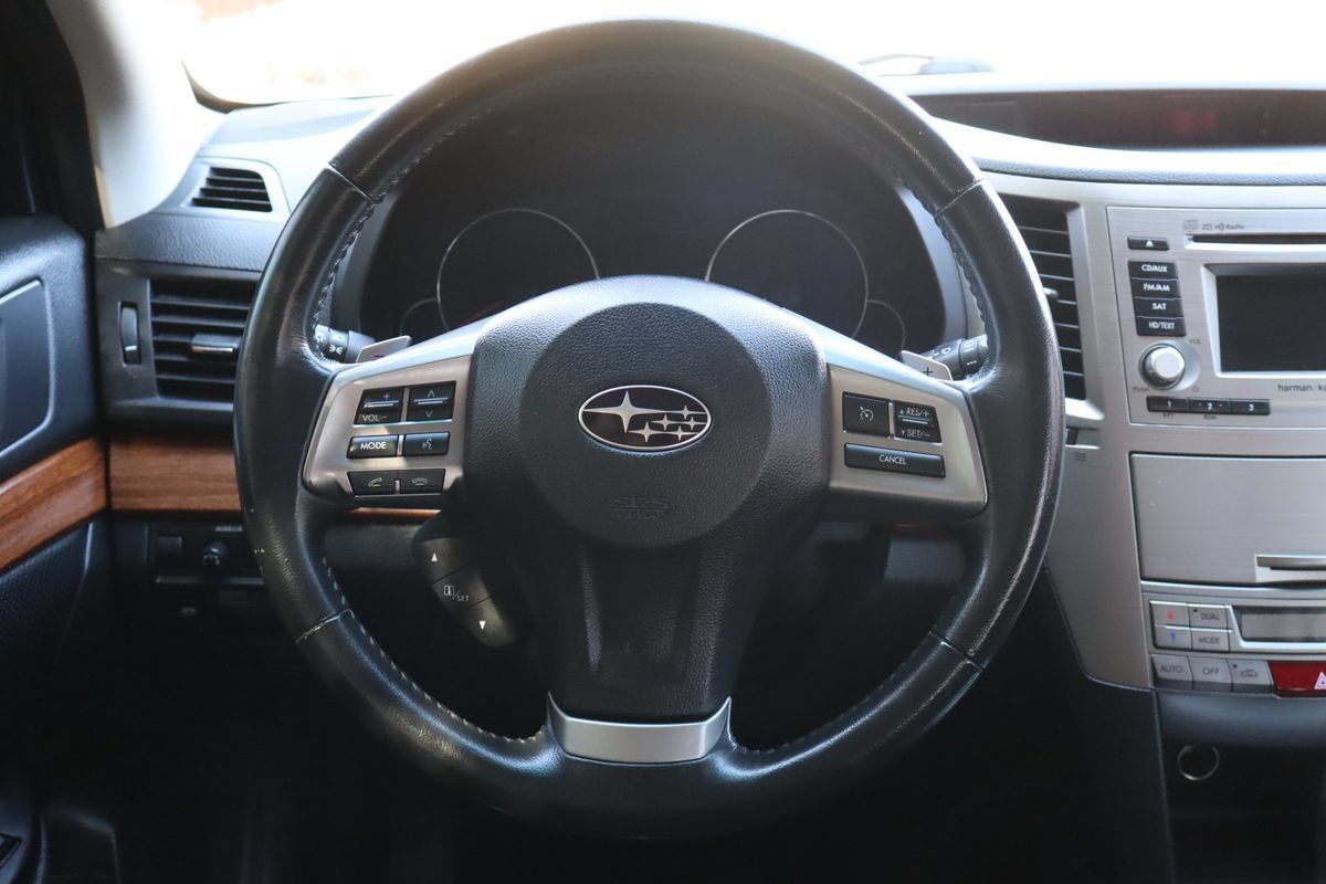 Used 2014 Subaru Outback 2.5i Limited w/ Moonroof Package AWD/4WD image 18