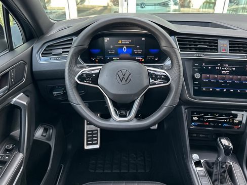 Certified 2022 Volkswagen Tiguan SE R-Line image 14