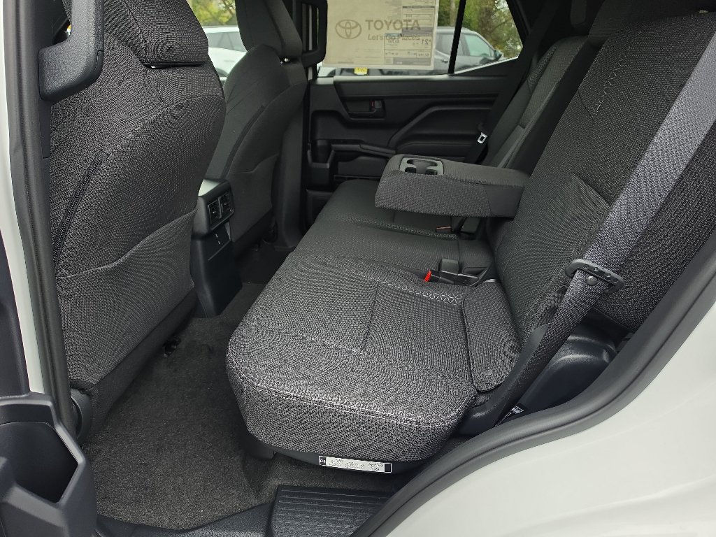 New 2026 Toyota 4Runner SR5 AWD/4WD image 17