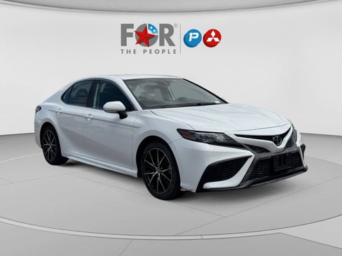 Used 2023 Toyota Camry SE FWD image 7