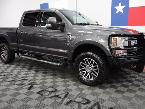 Used 2018 Ford F250 Lariat w/ Lariat Ultimate Package AWD/4WD image 16