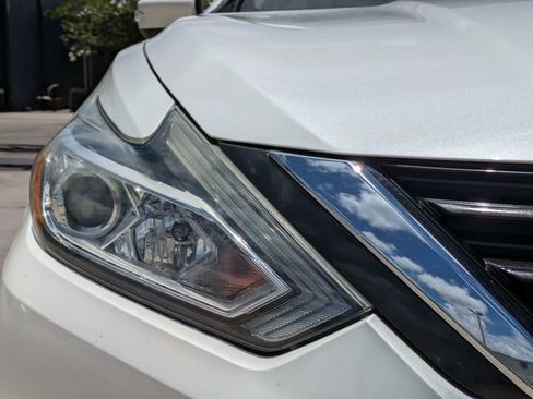Used 2018 Nissan Altima 2.5 SV w/ 2.5 SV Technology Package FWD image 11