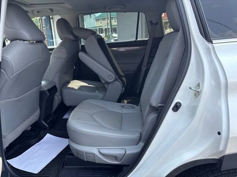 Used 2020 Toyota Highlander Limited w/ Protection Package #3 AWD/4WD image 10