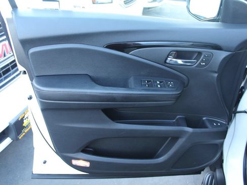 Used 2018 Honda Pilot Touring image 20