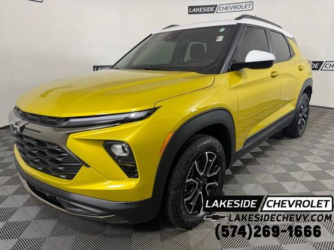 Used 2024 Chevrolet TrailBlazer ACTIV w/ Driver Confidence Package AWD/4WD image 1