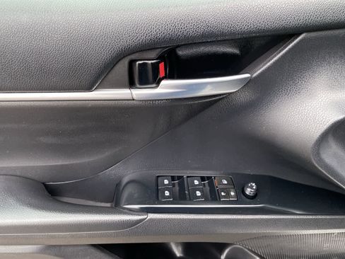 Used 2020 Toyota Camry LE image 20