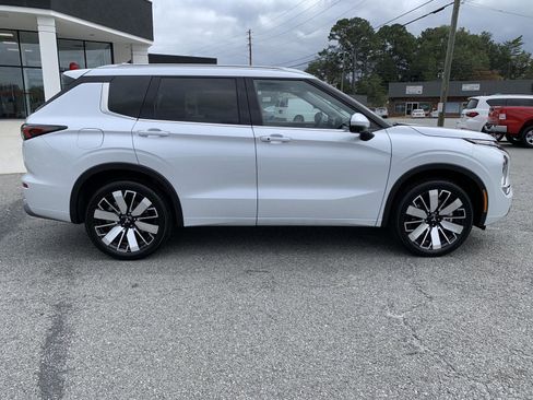 New 2025 Mitsubishi Outlander SEL image 4