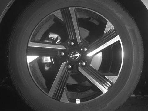 Used 2025 Nissan Sentra SV FWD image 12