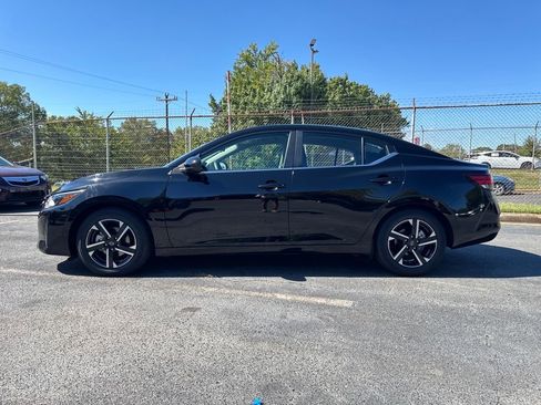 Used 2024 Nissan Sentra SV image 2