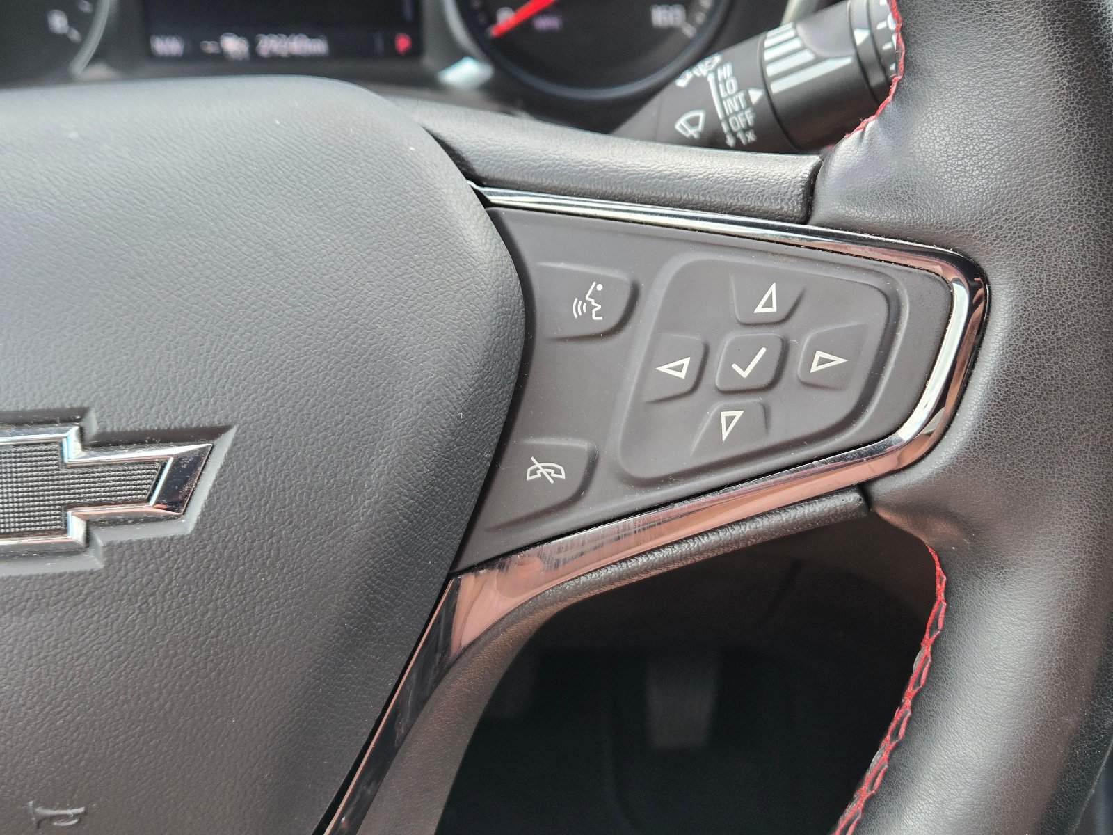 Used 2024 Chevrolet Equinox RS w/ RS Leather Package FWD image 23