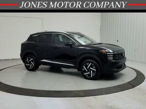 New 2026 Nissan Kicks SV image 1