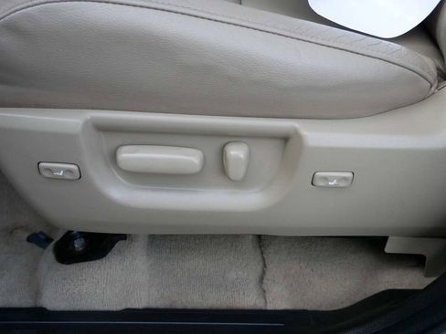 Used 2010 Toyota Tundra Limited image 16