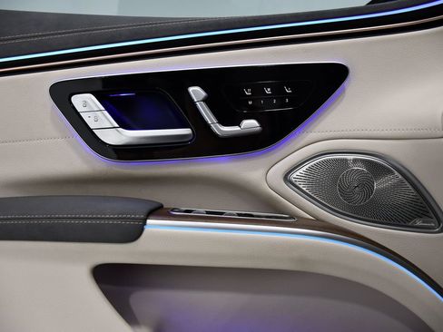 Certified 2023 Mercedes-Benz EQS 450+ 4MATIC Sedan image 17