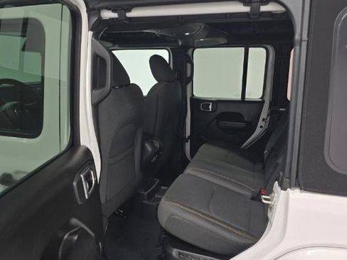 Used 2024 Jeep Wrangler Unlimited w/ Convenience Group image 9