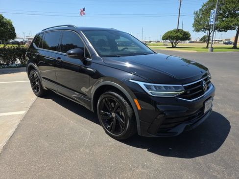 Used 2024 Volkswagen Tiguan SE R-Line FWD image 9