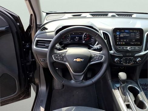 Used 2023 Chevrolet Equinox LT FWD image 13