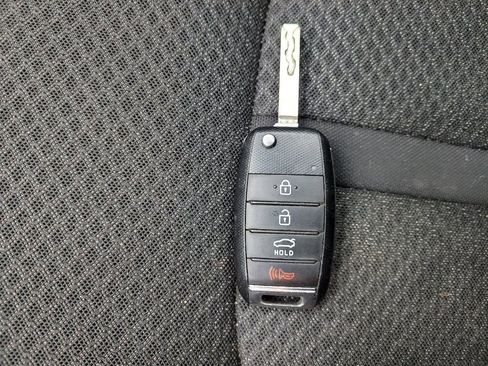 Used 2017 Kia Optima LX FWD image 32