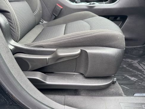 Used 2023 GMC Terrain SLE image 29