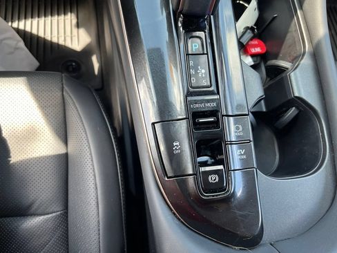 Used 2025 Toyota Crown Signia AWD/4WD image 21