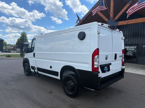 Used 2023 RAM ProMaster 2500 w/ Convenience Group FWD image 6