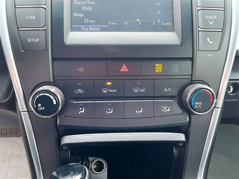 Used 2017 Toyota Camry SE image 15