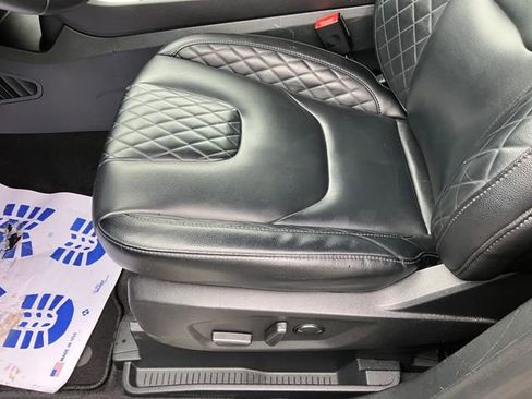 Used 2024 Ford Edge Titanium image 17