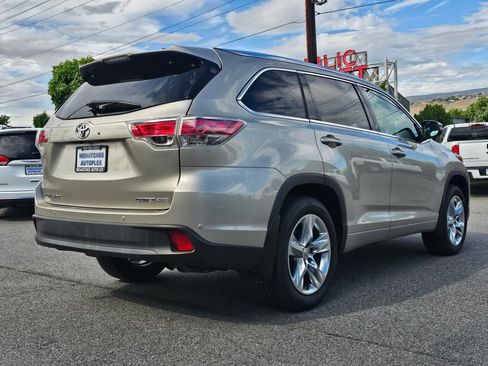 Used 2014 Toyota Highlander Limited Platinum AWD/4WD image 5
