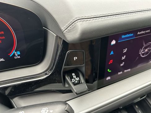 New 2025 Porsche Cayenne image 24