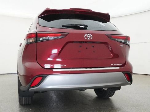 New 2026 Toyota Highlander Platinum image 22