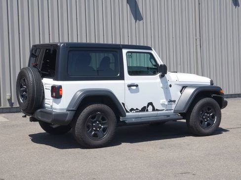 Used 2025 Jeep Wrangler Sport AWD/4WD image 9