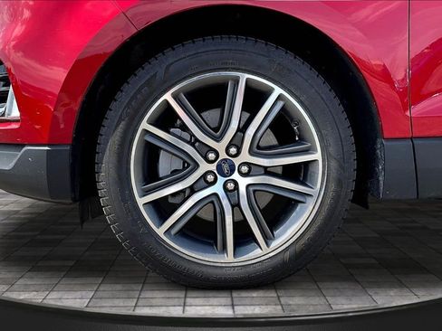 Used 2022 Ford Edge Titanium w/ Equipment Group 301A AWD/4WD image 29