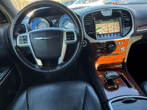 Used 2012 Chrysler 300 Limited image 32