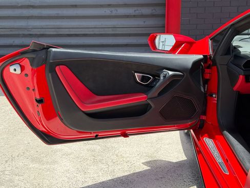 Used 2022 Lamborghini Huracan EVO RWD image 31