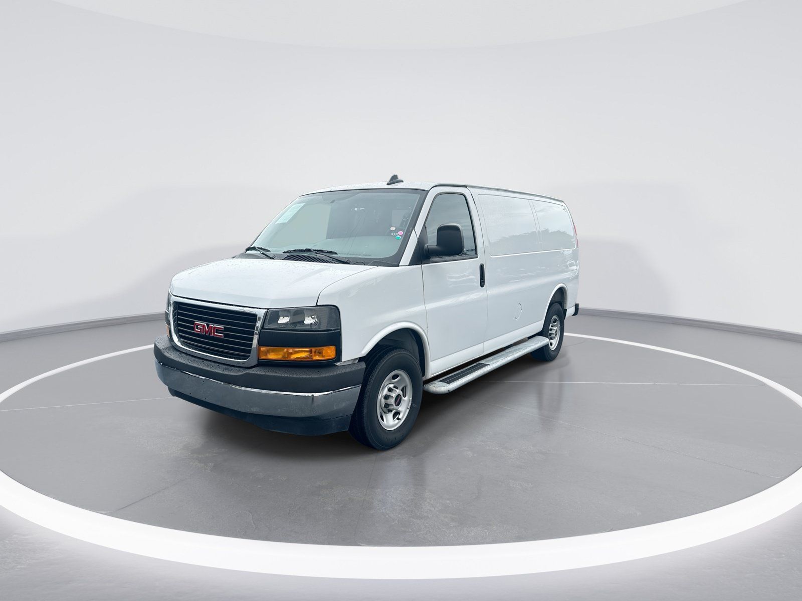 Used 2025 GMC Savana 2500 w/ Driver Convenience Package RWD image 5