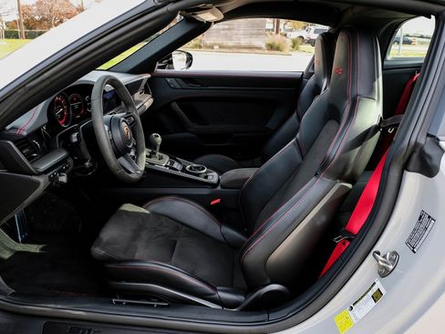 Used 2023 Porsche 911 Targa 4 GTS image 5