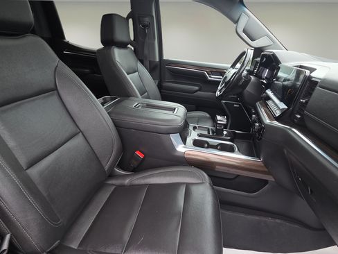 Used 2022 Chevrolet Silverado 1500 LT Trail Boss w/ LT Trail Boss Premium Package AWD/4WD image 16