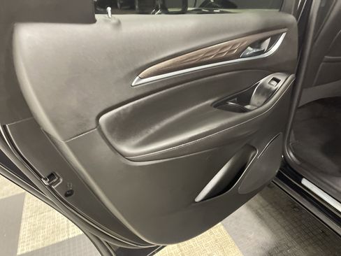 Used 2024 Buick Enclave Avenir image 15