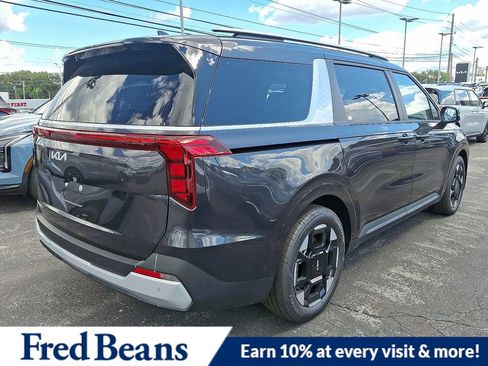 New 2026 Kia Carnival EX FWD image 4