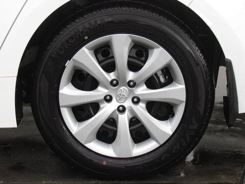 Certified 2026 Toyota Corolla LE FWD image 30
