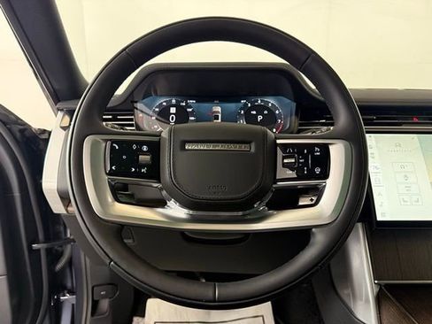 New 2025 Land Rover Range Rover Long Wheelbase SE image 40