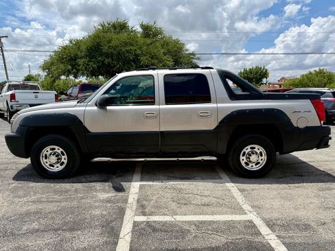 Used 2004 Chevrolet Avalanche 2500 w/ Preferred Equipment Group AWD/4WD image 6