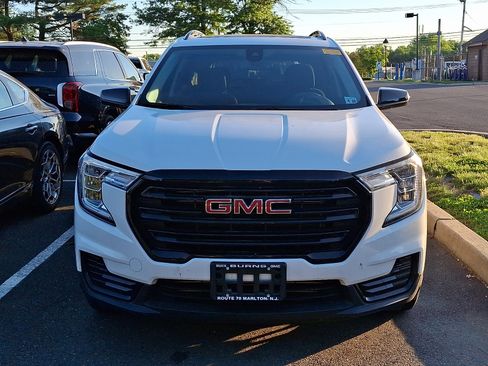 Used 2023 GMC Terrain SLE w/ Driver Convenience Package AWD/4WD image 3