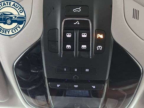 Used 2019 Maserati Levante GranLusso AWD/4WD image 24