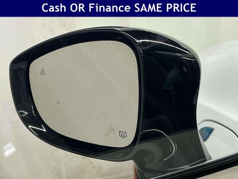 Used 2024 Chrysler Pacifica Limited FWD image 18